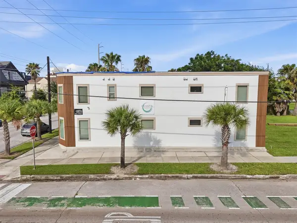2825 Ball Street, Galveston, TX 77550
