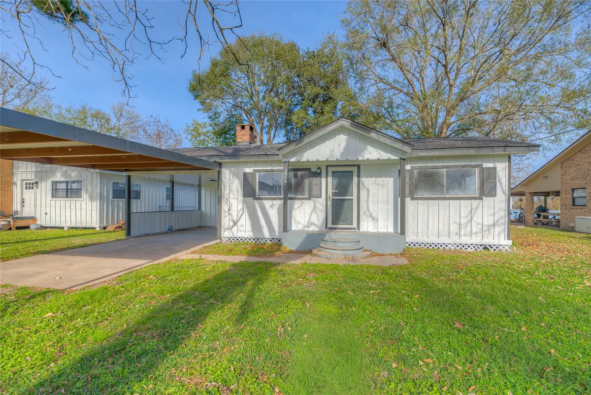 1606 E Taylor Lake Circle, Livingston, TX 77351 - Image #1