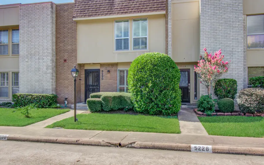 5230 Woodlawn Place, Bellaire, TX 77401 - Image #3
