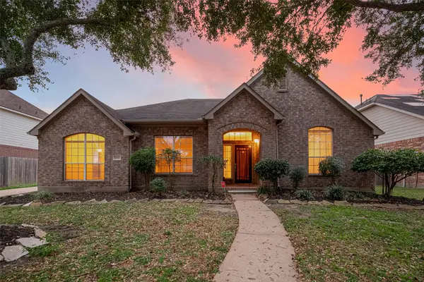 1608 Spring Glen Lane, Pearland, TX 77581