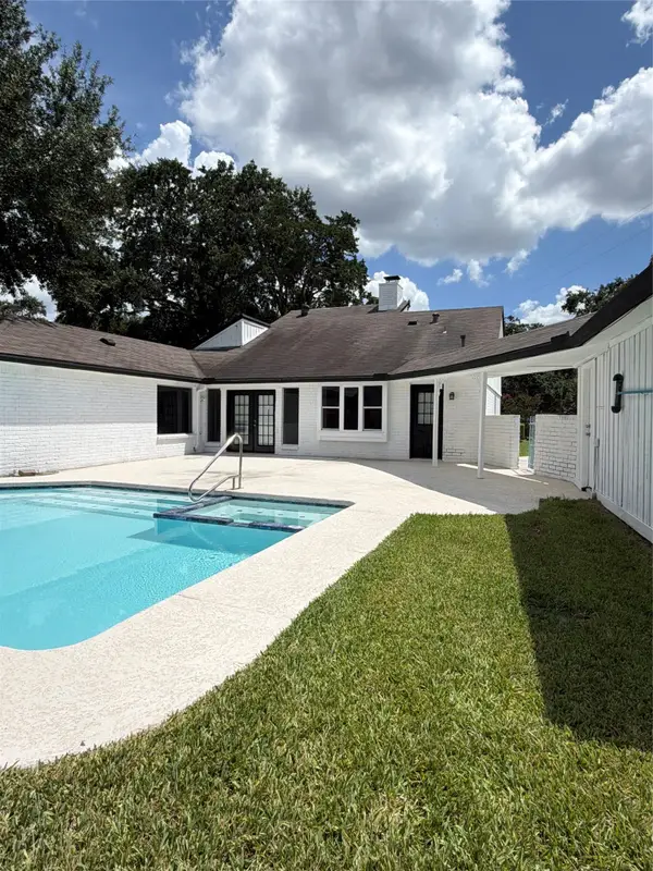 414 N Pecan Dr, Tomball, TX 77375