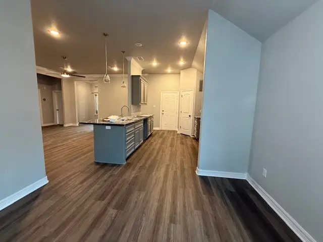 1035 S Anderson Street, Angleton, TX 77515 - Image #2