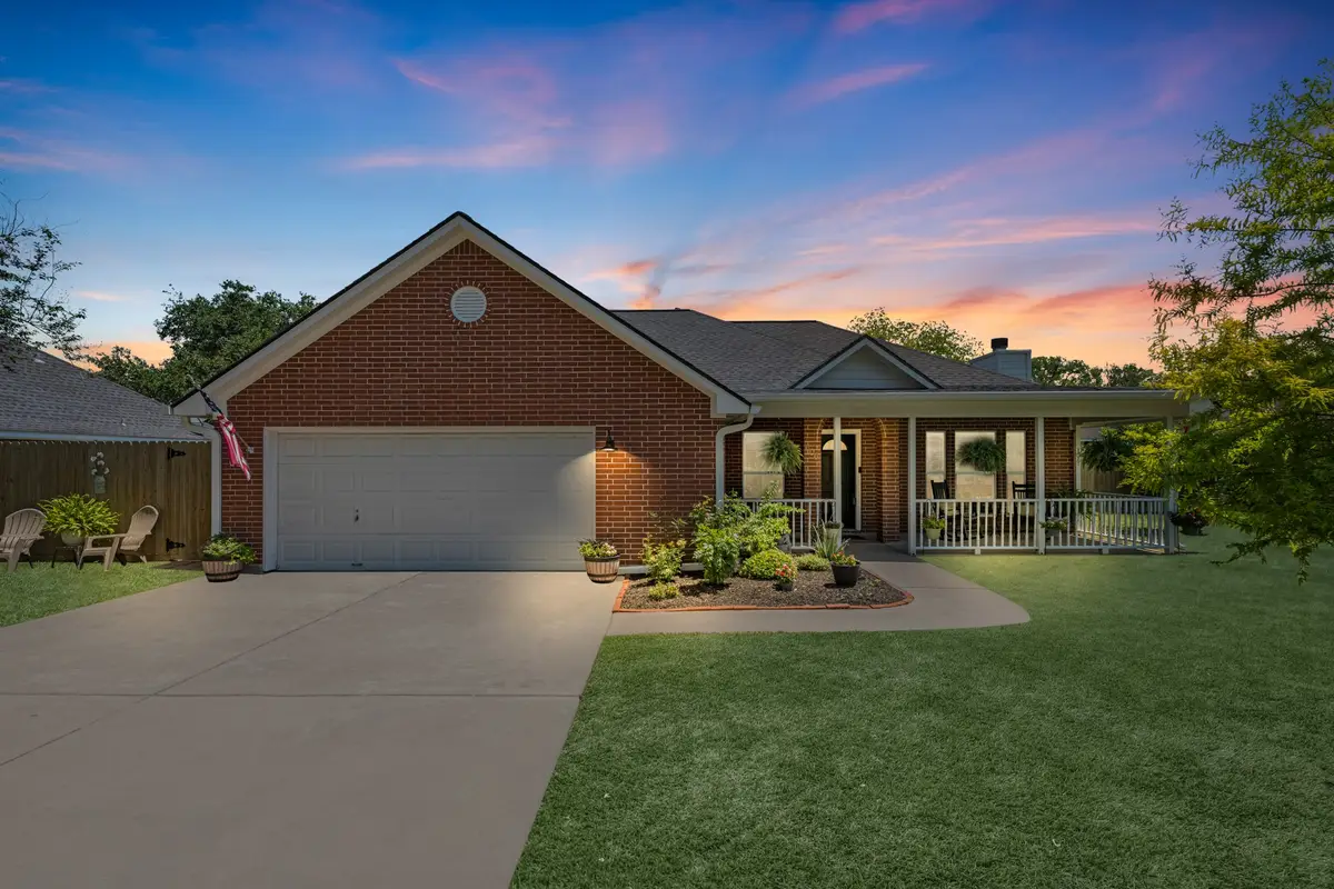 606 Walnut Street, Sweeny, TX 77480 - #1