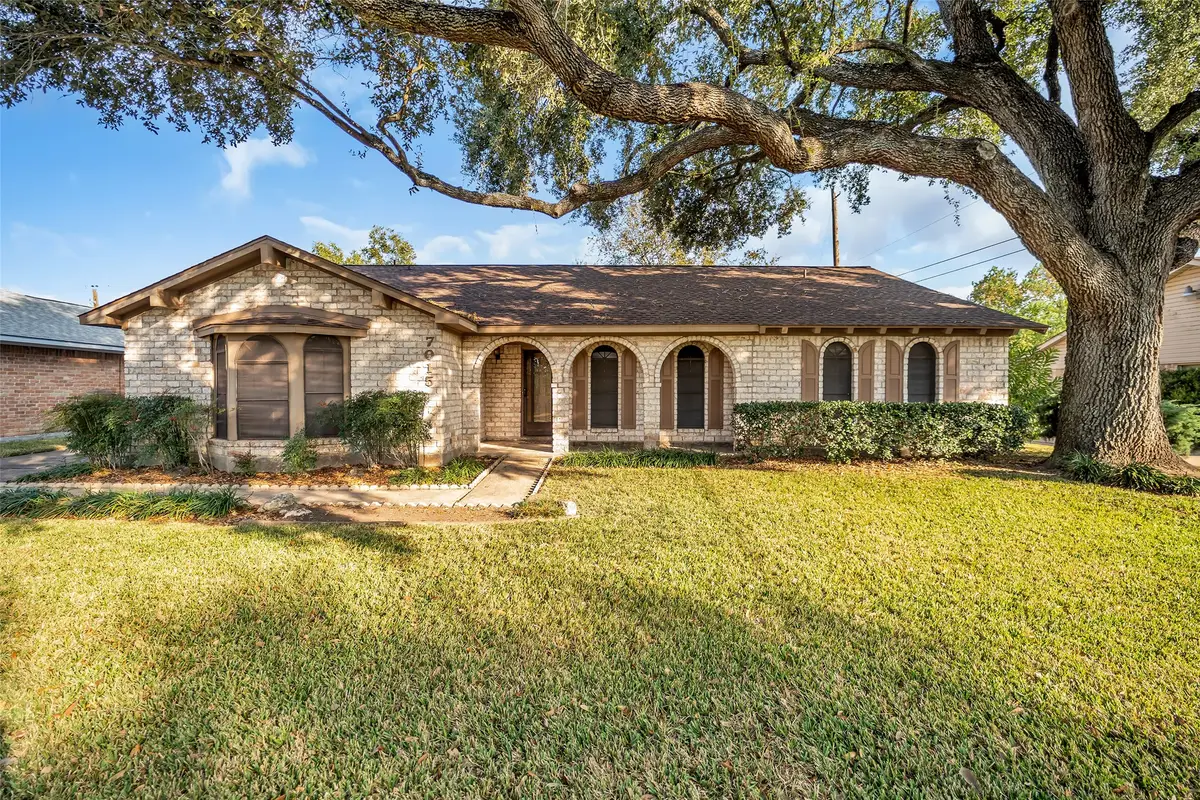 7015 Lacy Hill Drive, Houston, TX 77036 - Image #1