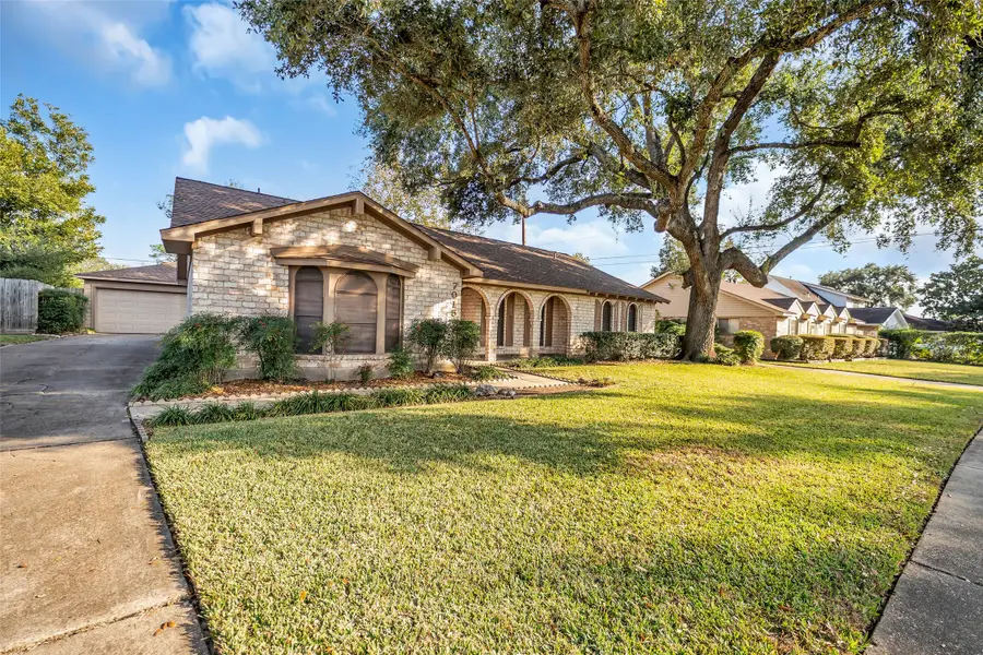 7015 Lacy Hill Drive, Houston, TX 77036 - Image #3