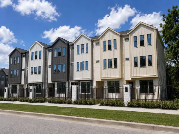 511 Hillwood Heights Drive, Houston, TX 77091