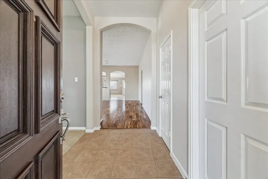 15203 Knotty Chestnut Street, Cypress, TX 77429 - Image #3