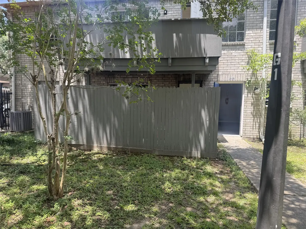 9700 Leawood Boulevard #301, Houston, TX 77099 - #1