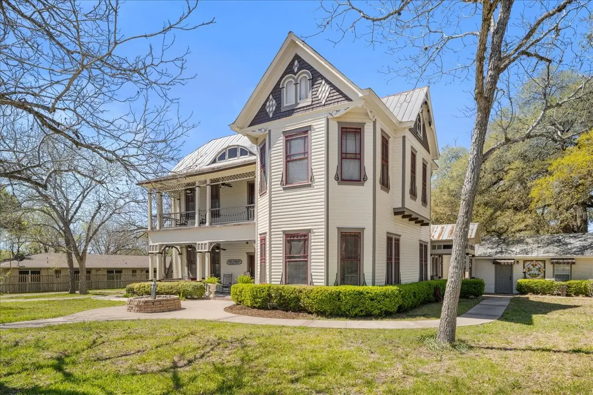 501 W Moore, Moulton, TX 77975 - #1