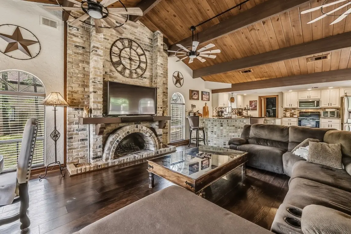 602 Rolling Hills Road, Huntsville, TX 77340 - #1