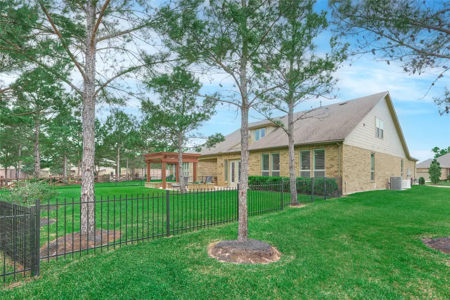230 Connemara Drive, The Woodlands, TX 77382 - #2