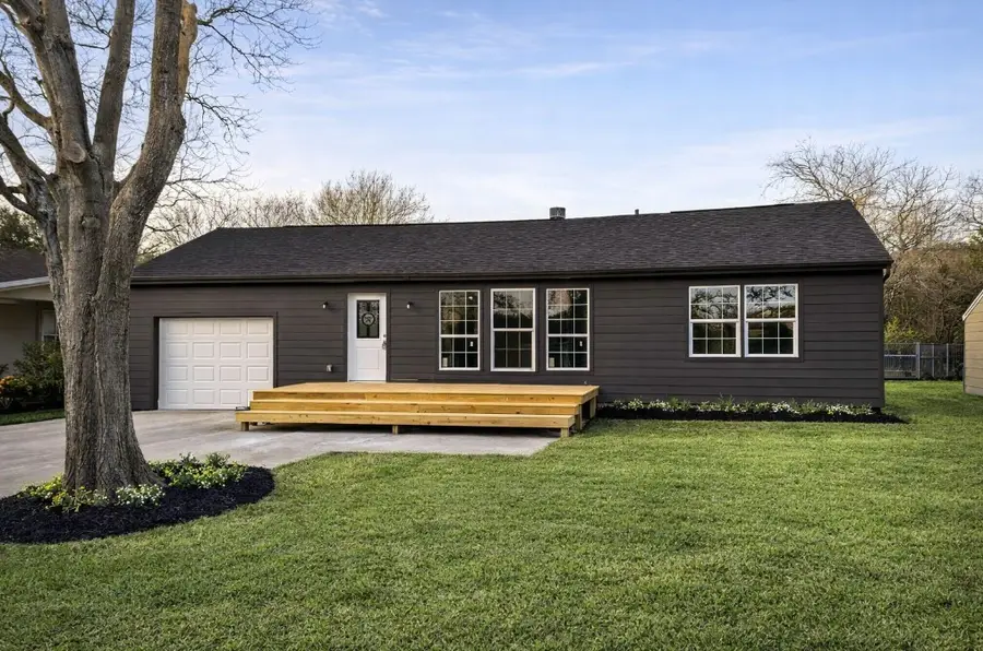 1120 17th Ave North, Texas City, TX 77590 - #2