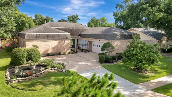16410 Glenshannon Drive, Houston, TX 77059