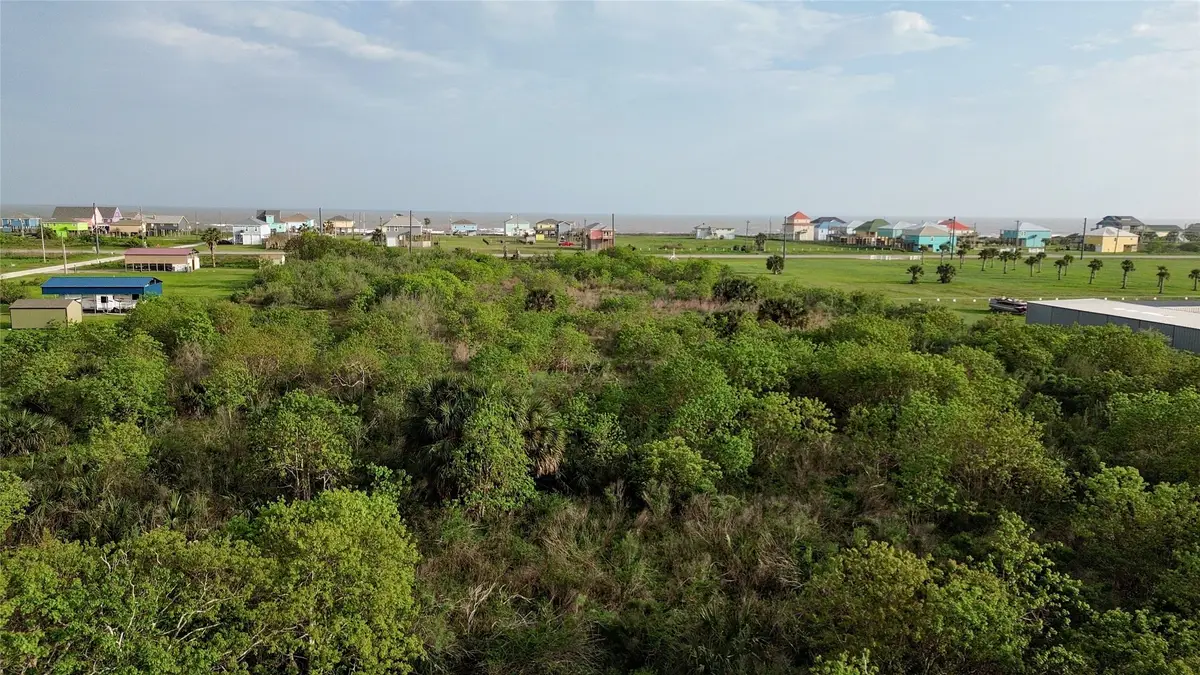 819 Highway 87, Gilchrist, TX 77617 - #1