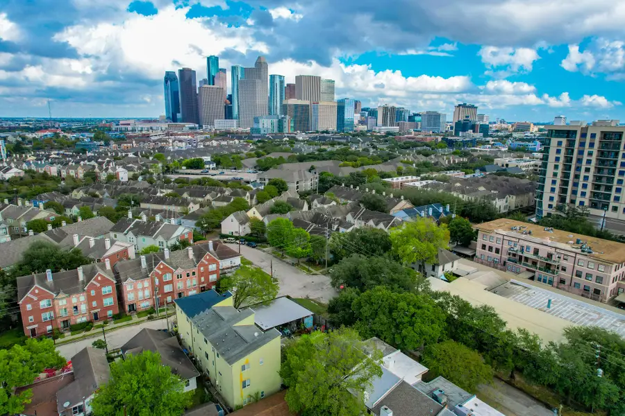 92 Dennis Street #B, Houston, TX 77006 - #3