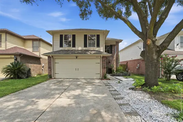 807 Oak West Drive, Houston, TX 77073