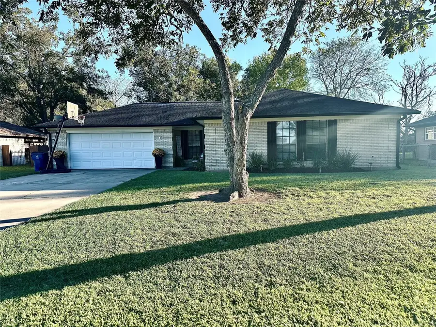 1457 Camellia Drive, Sweeny, TX 77480 - Image #2