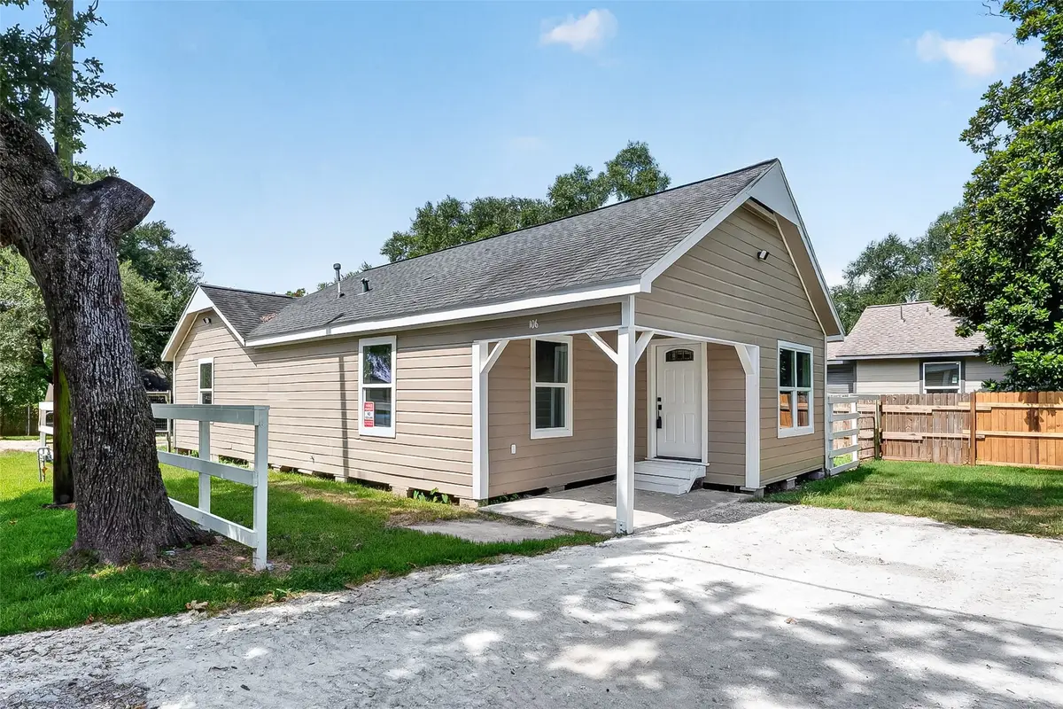106 S 9th Street, Highlands, TX 77562 - #1
