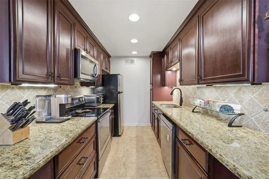 7575 Katy Fwy #89, Houston, TX 77024 - Image #2