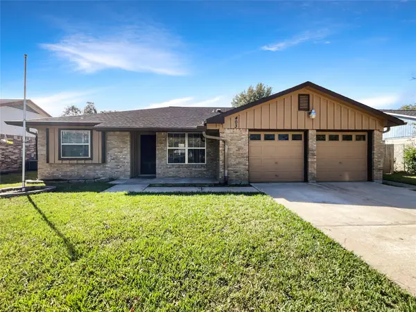 403 Christina Lane, Friendswood, TX 77546