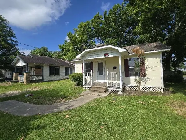 200 S Magnolia Street, Highlands, TX 77562