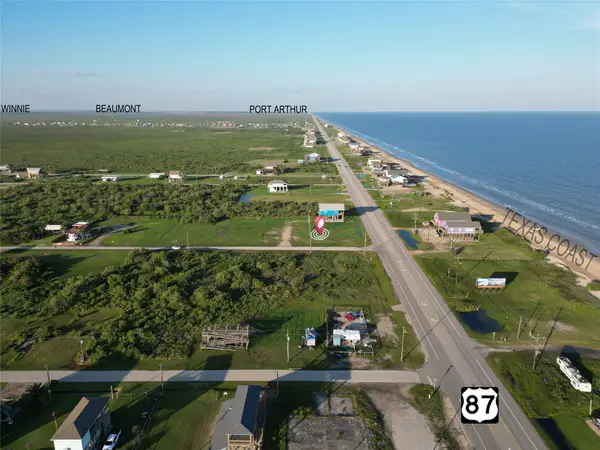 2305 Gumbo Drive, Gilchrist, TX 77617