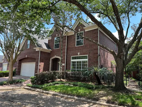 17 Ambleside Crescent Drive, Sugar Land, TX 77479