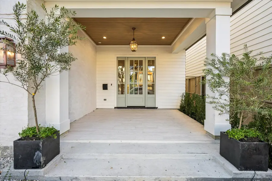 1021 Ashland Street, Houston, TX 77008 - Image #2