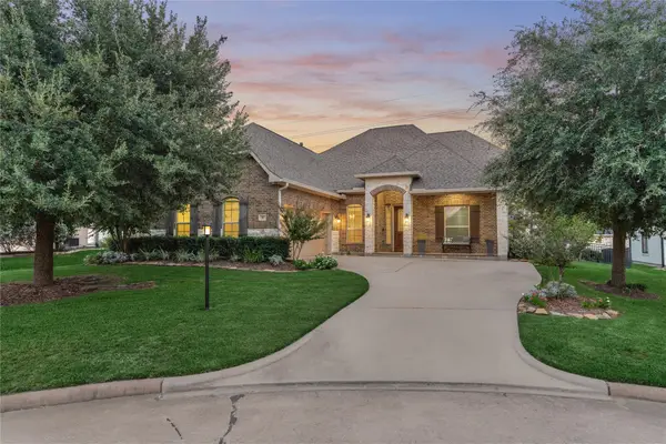 32 Waterford Way, Montgomery, TX 77356