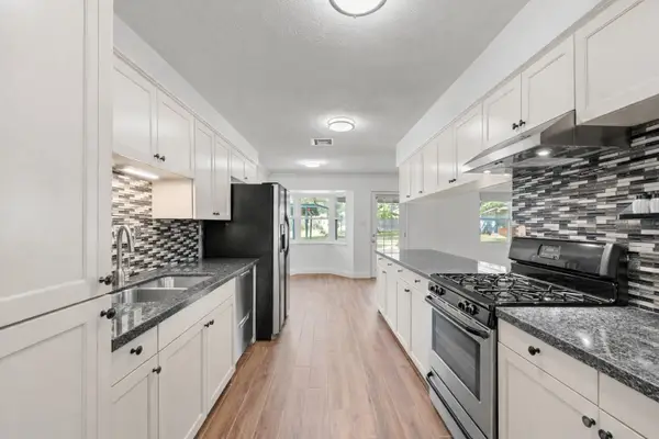 5522 Chantilly Lane, Houston, TX 77092