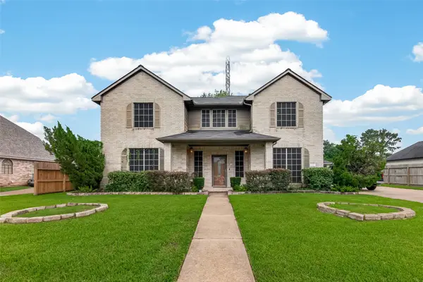 2313 Champion Drive, Pearland, TX 77581
