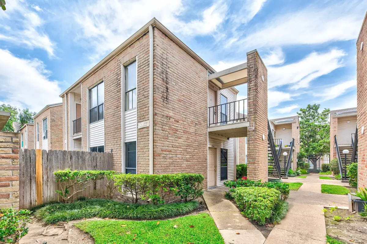 3742 Thistlemont Drive, Houston, TX 77042 - #1