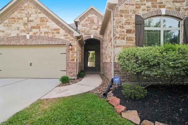 131 Hunter Hollow Drive, Montgomery, TX 77316