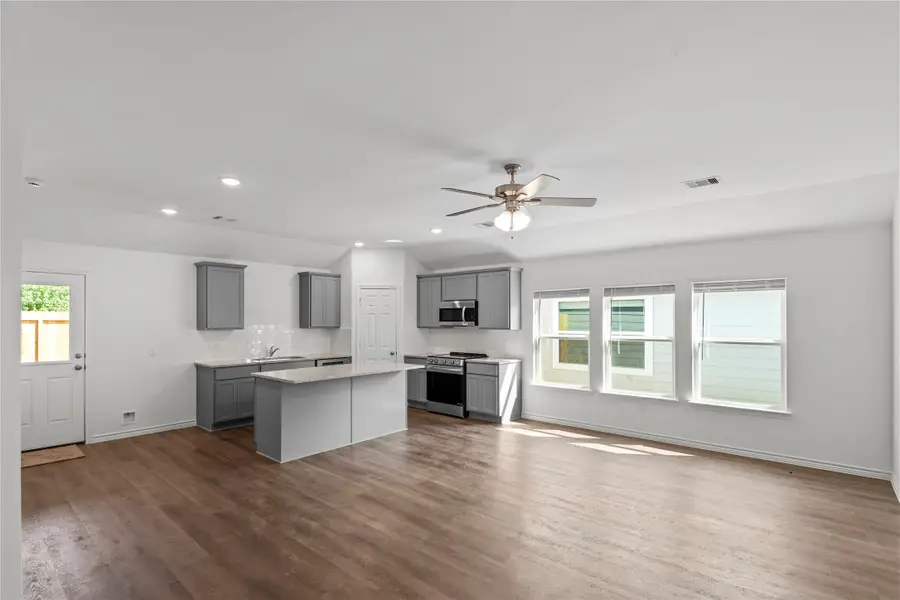 501 Oak Chase Avenue, Dayton, TX 77535 - Image #3