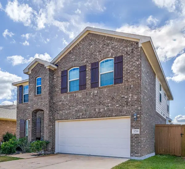 32719 Oak Heights Lane, Brookshire, TX 77423