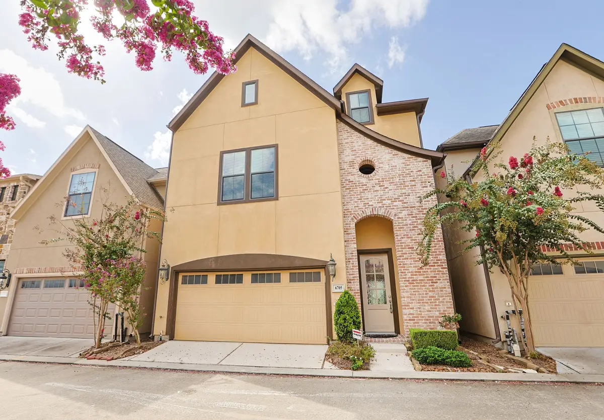 6705 Woodbend Park S, Houston, TX 77055 - #1