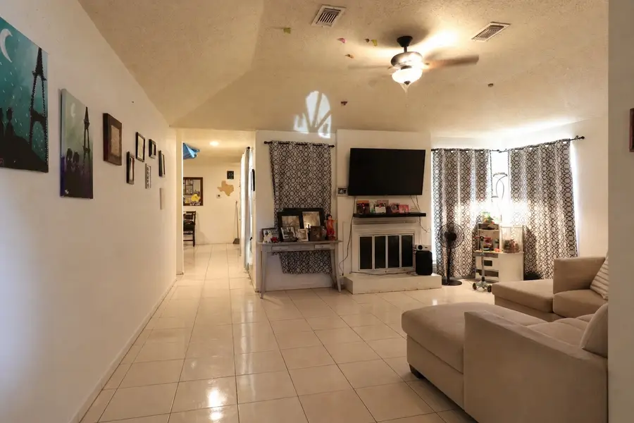9207 Lynchester Drive, Houston, TX 77083 - #3