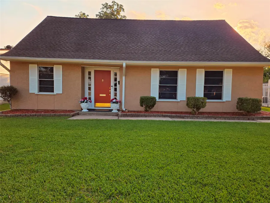 1802 Oaks Drive, Pasadena, TX 77502 - #2