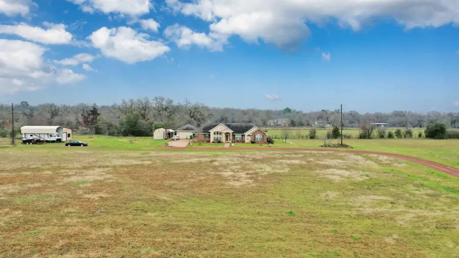 1207 Meadows Drive, Madisonville, TX 77864 - Image #2