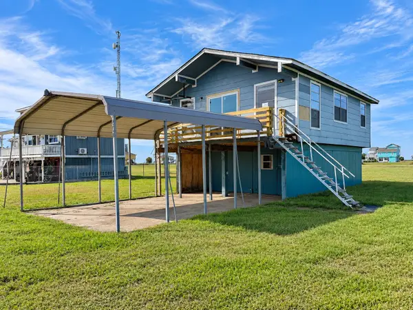 204 Teal Lane, Anahuac, TX 77514