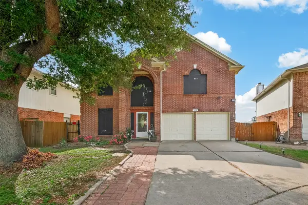 579 Rivergrove Drive, Houston, TX 77015