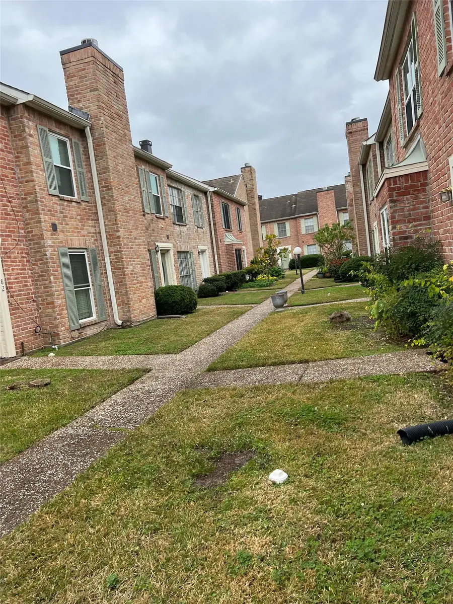 84 W Park West Drive, Houston, TX 77072 - Image #2