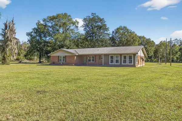 137 Private Road 8116, Orange, TX 77632