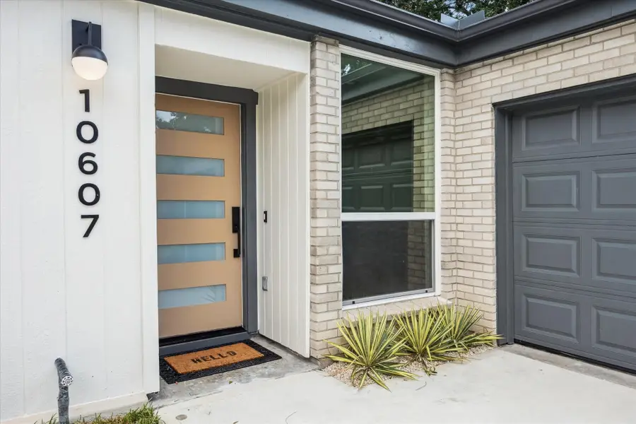 10607 Overbrook Lane, Houston, TX 77042 - Image #3