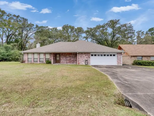 85 Westwood Drive W, Trinity, TX 75862
