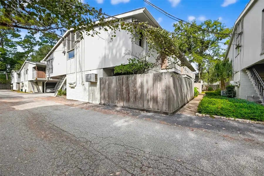 909 Silber Road #16C, Houston, TX 77024 - Image #2