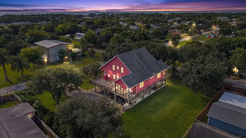 746 12th Street, Dickinson, TX 77539 - #1