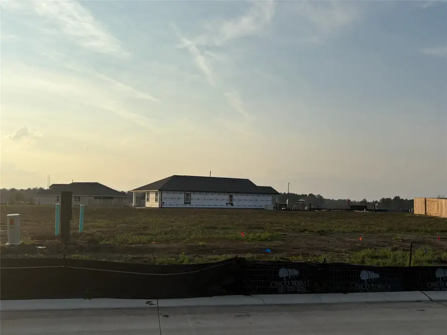 427 East Rose Marie Lane, Montgomery, TX 77356 - Image #2