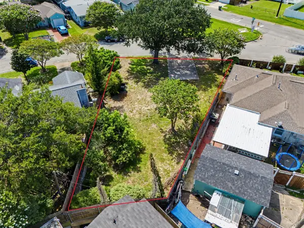 1908 Neumann Drive, Galveston, TX 77551