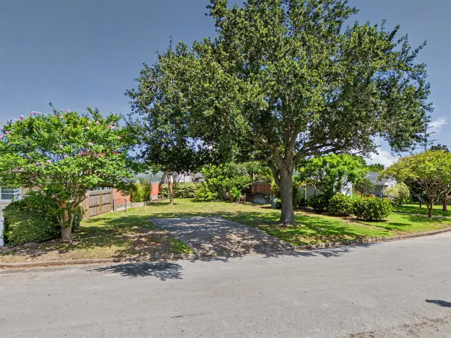 1908 Neumann Drive, Galveston, TX 77551 - #2
